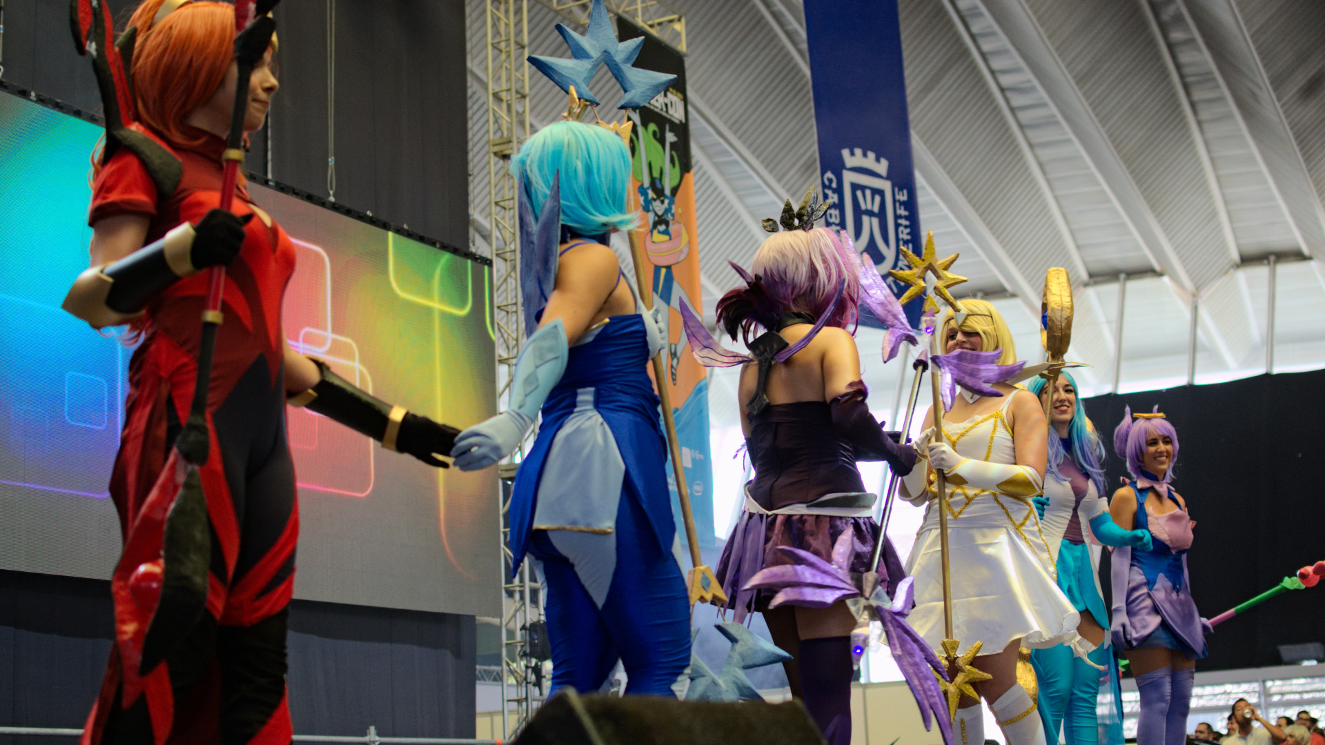File:League of Legends Cosplay by Elementalist Lux 09.jpg