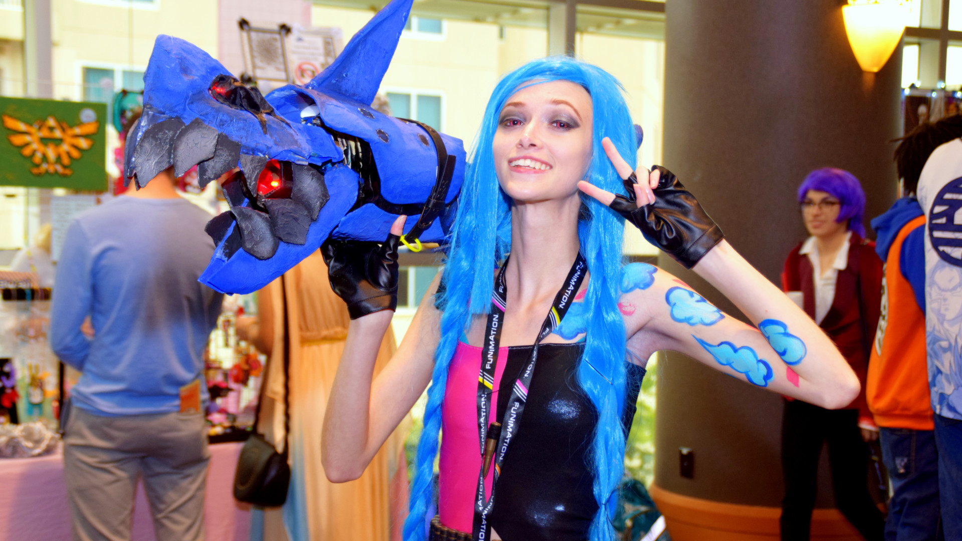 File:Cosplay of Jinx from League of Legends at Izumicon 2015 (22376624737).jpg
