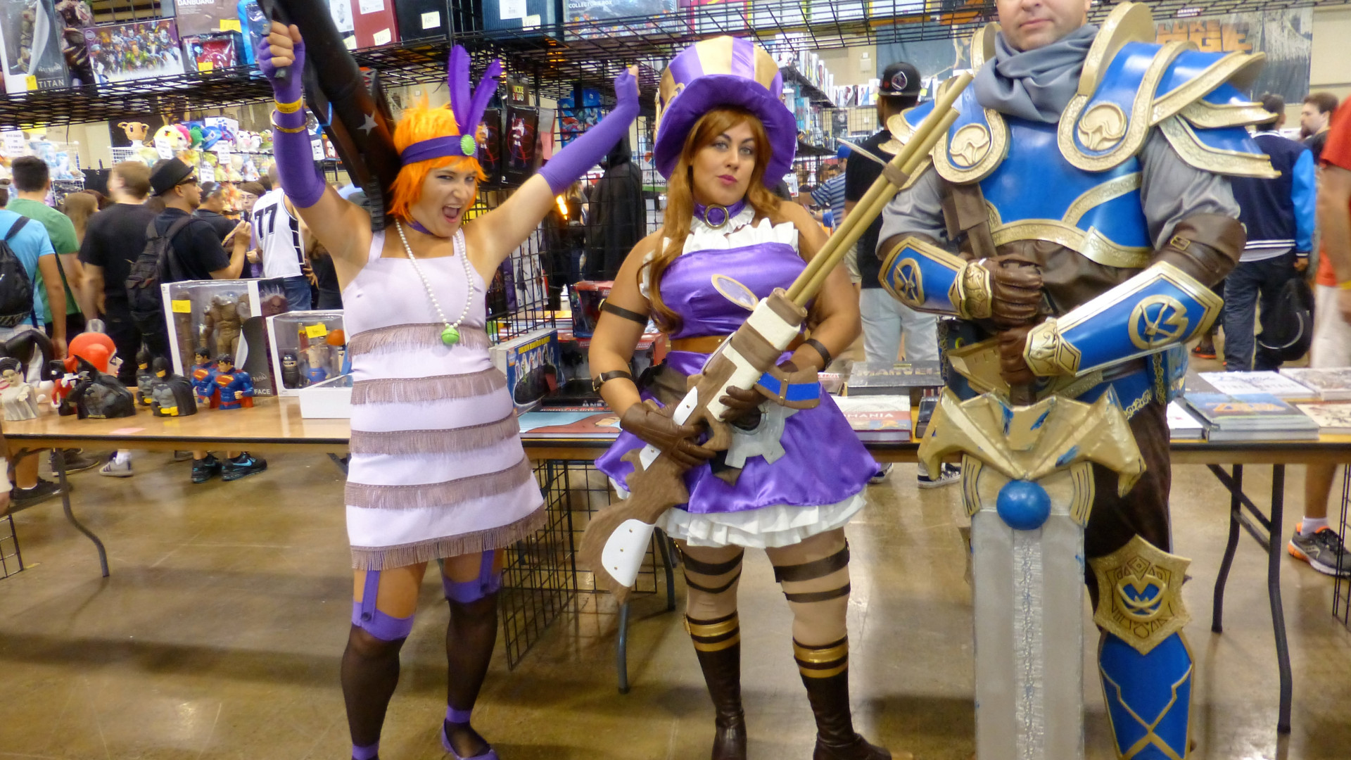 File:Fan Expo 2016 - League of Legends (32317400423).jpg