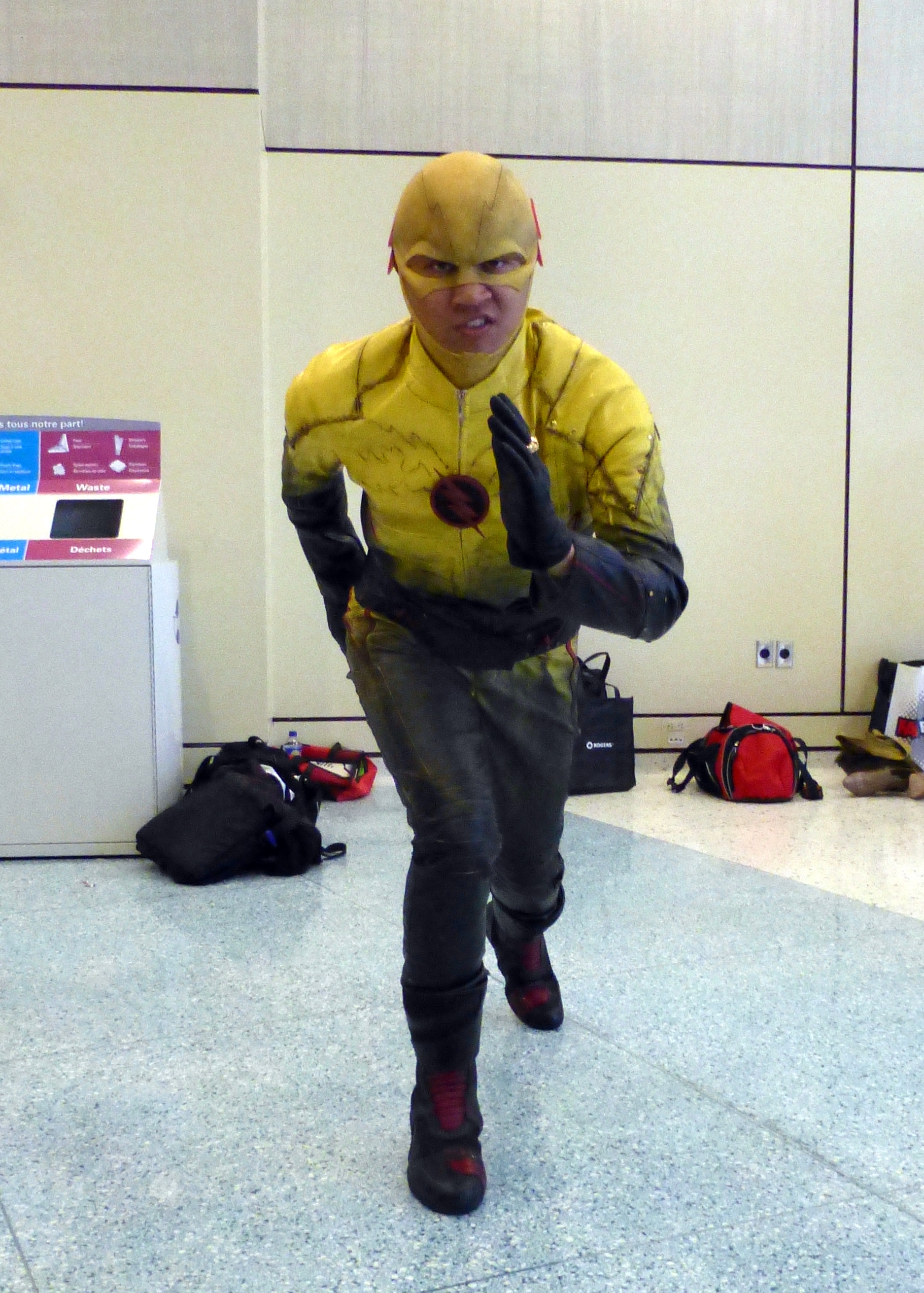 File:Fan Expo 2015 - Reverse Flash (21776157821).jpg