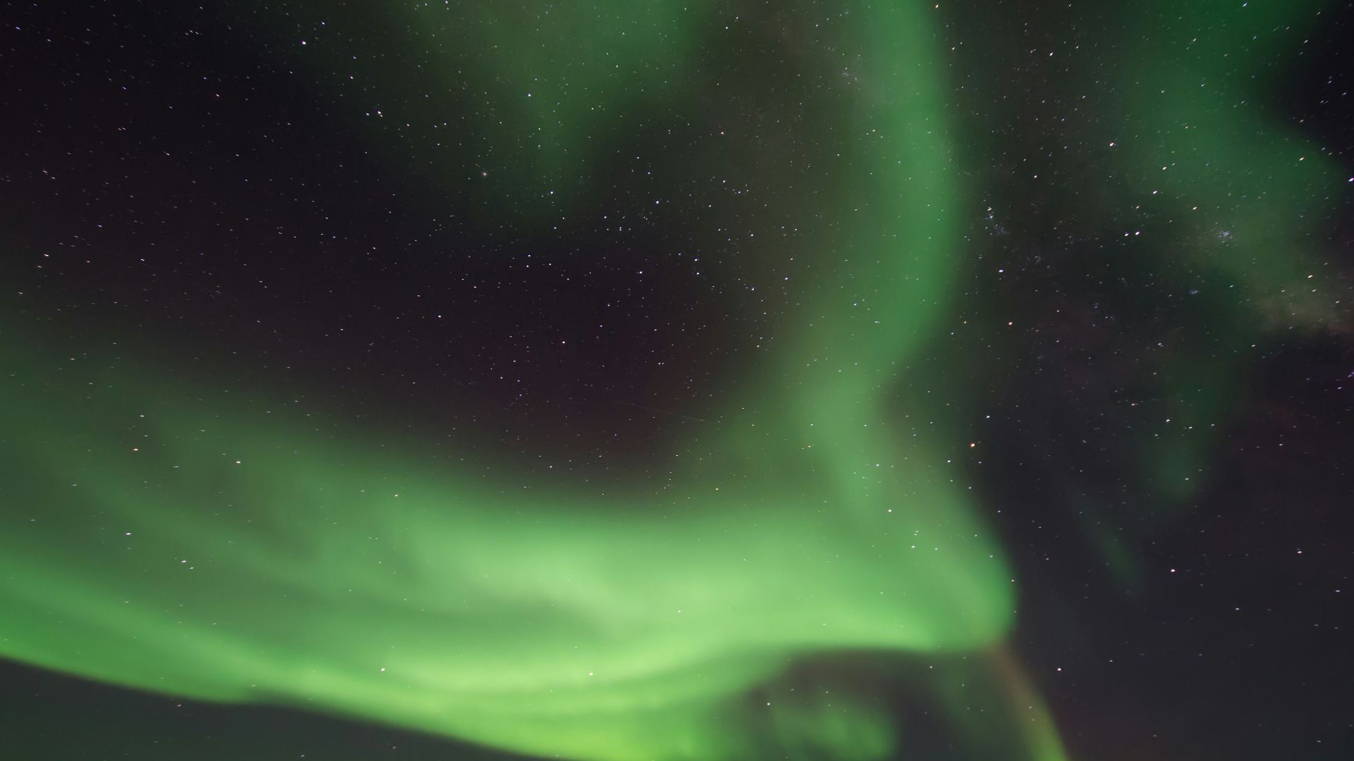 green aurora borealis during nighttime