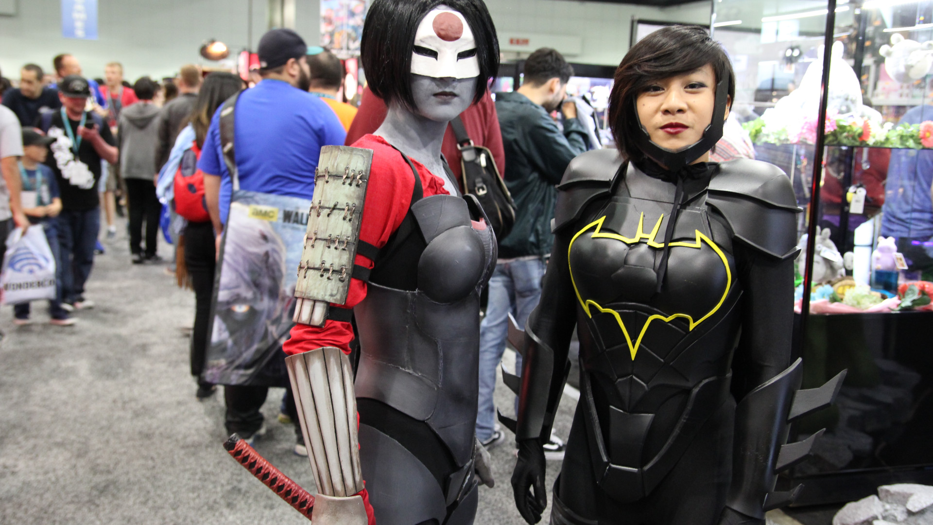 File:Wondercon 2016 - Katana and Cassandra Cain (25476125434).jpg