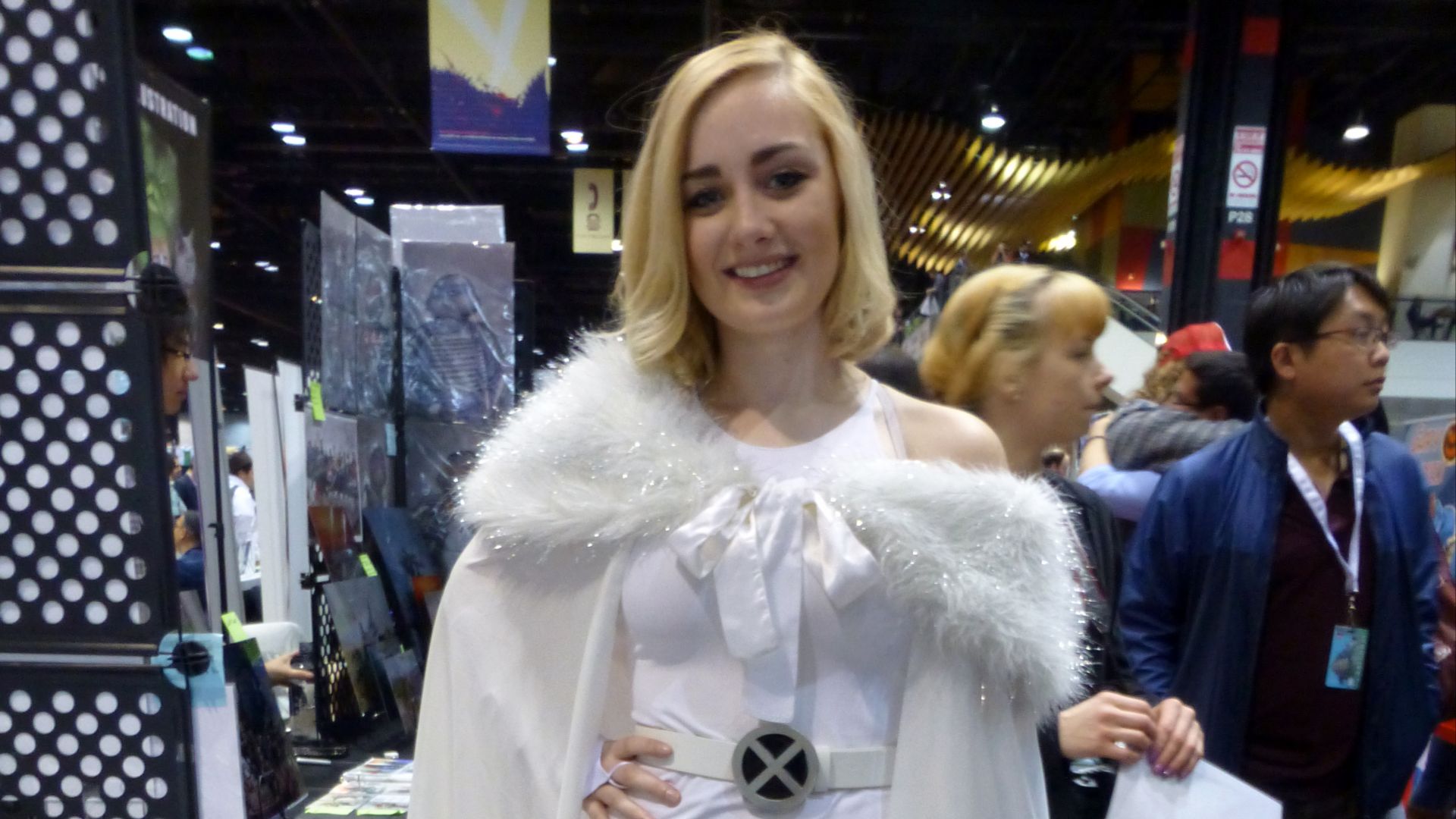 File:C2E2 2015 - Emma Frost (16697642663).jpg