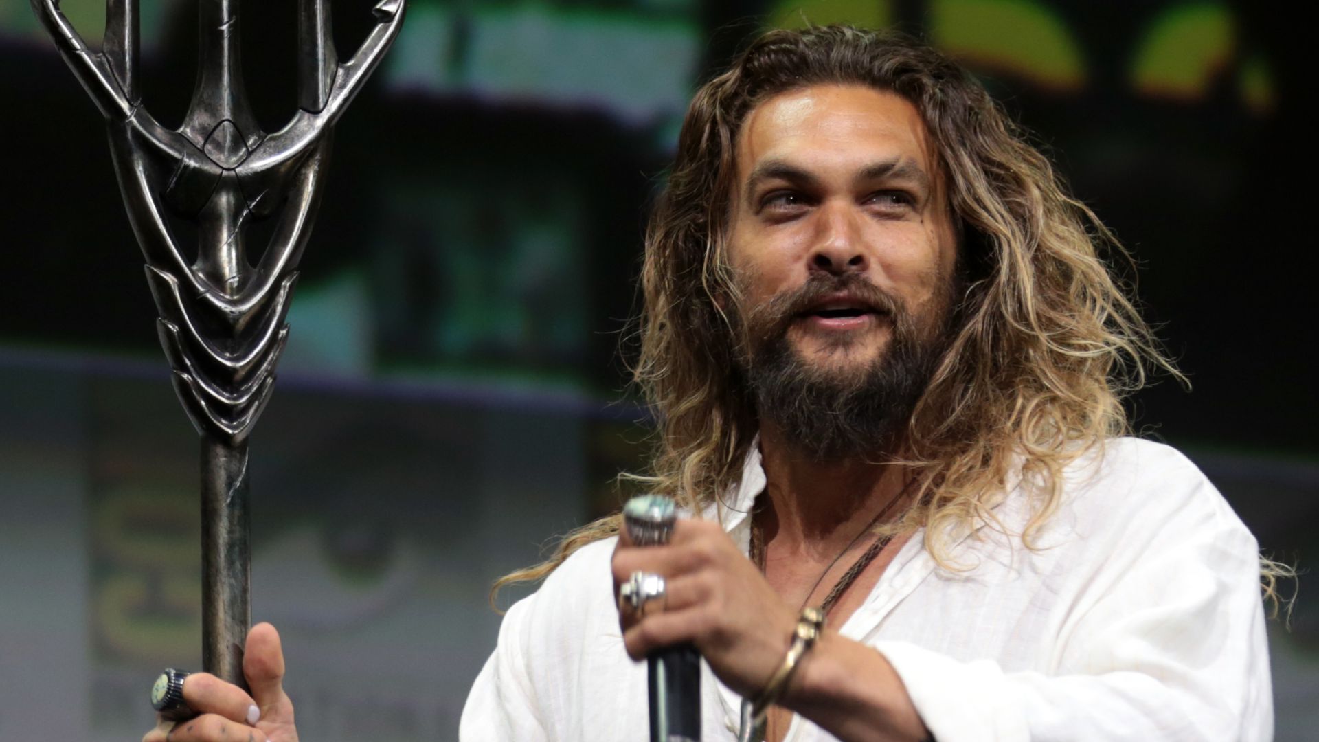 File:Chris Hardwick & Jason Momoa (35368589944) (cropped).jpg