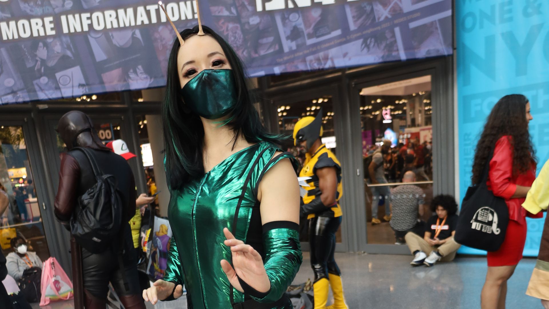 File:NYCC Friday 2022 by Curlyrnd 186.jpg
