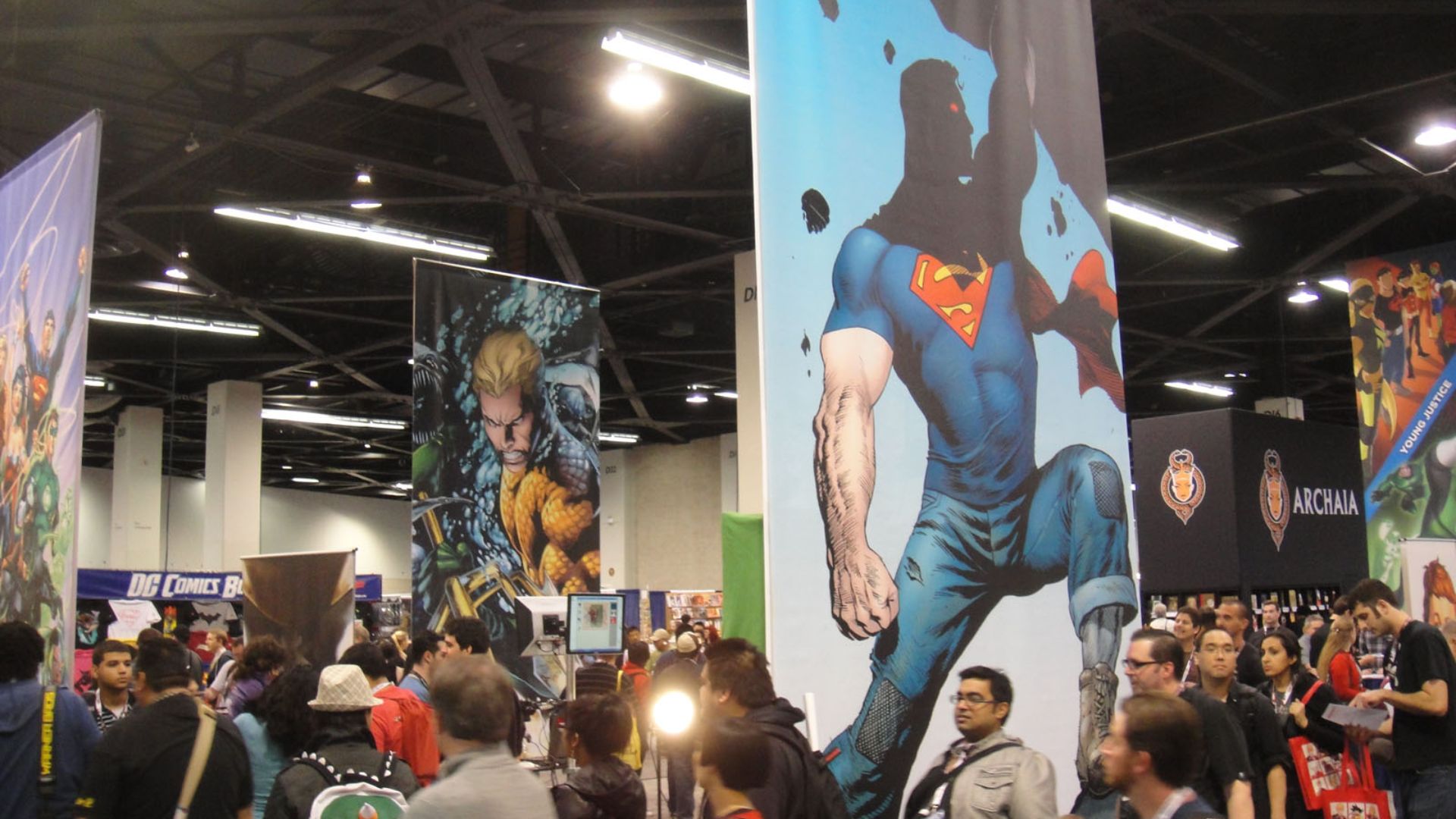 File:WonderCon 2012 - DC Comics booth (6873027676).jpg