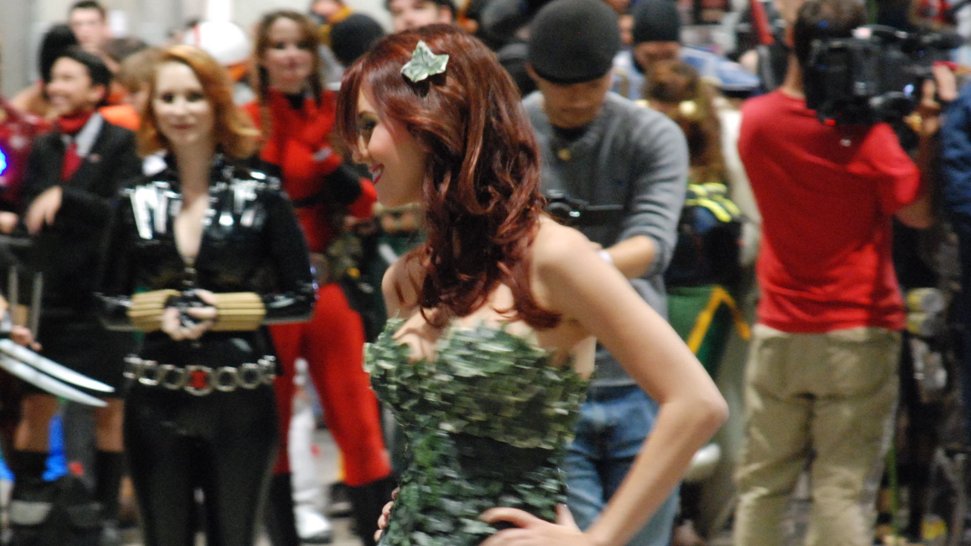 File:Comikaze 2011 - Poison Ivy (7099974153).jpg