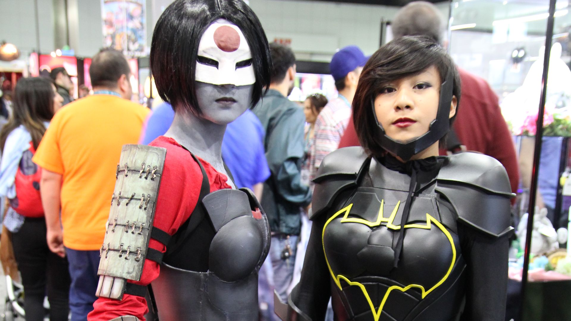 File:Wondercon 2016 - Katana and Cassandra Cain Cosplay (25476126024).jpg
