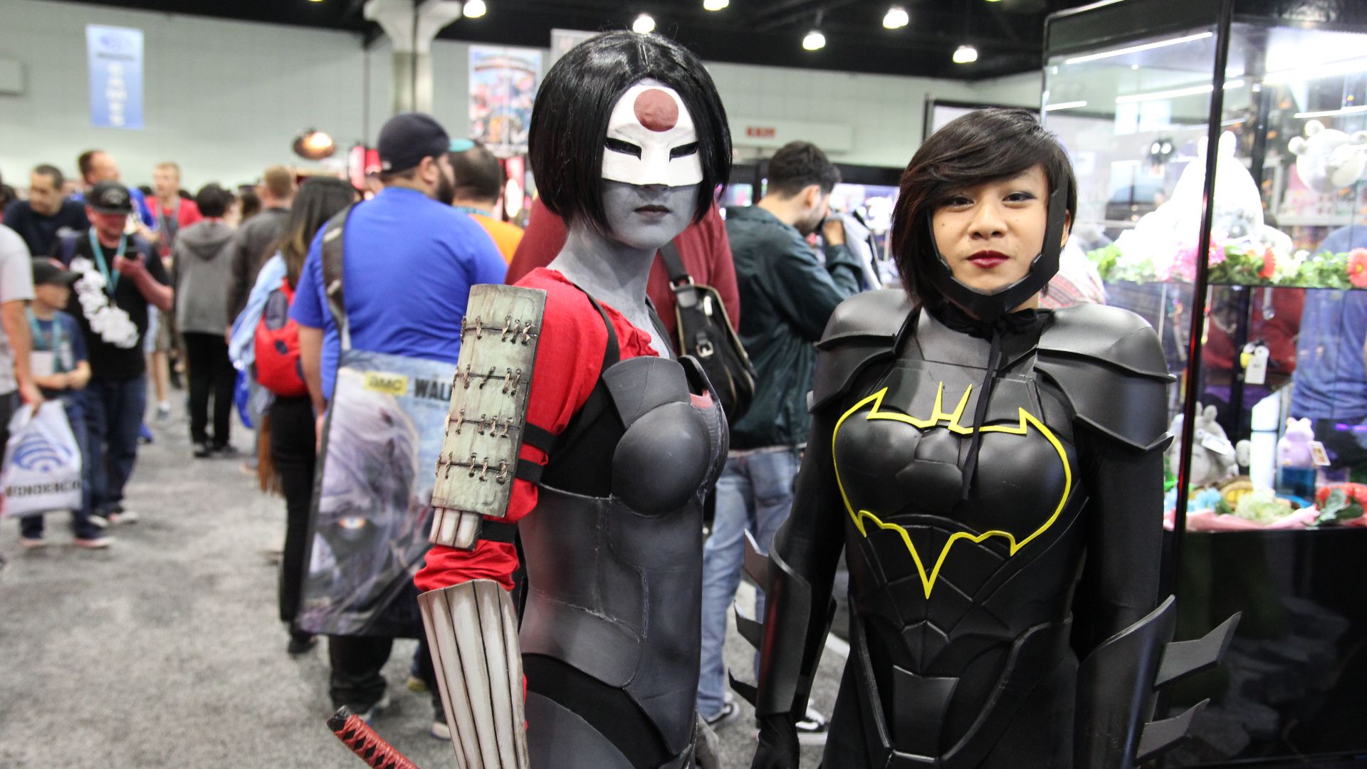 File:Wondercon 2016 - Katana and Cassandra Cain (25476125434).jpg
