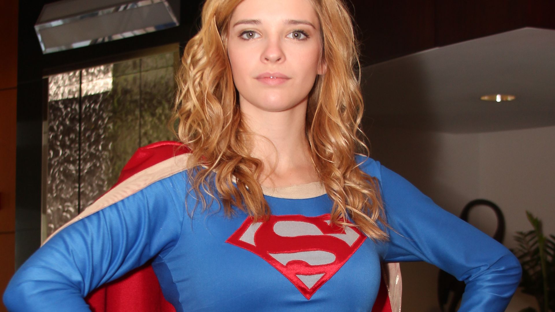 File:Supergirl in Alabama Phoenix Festival (2013).jpg