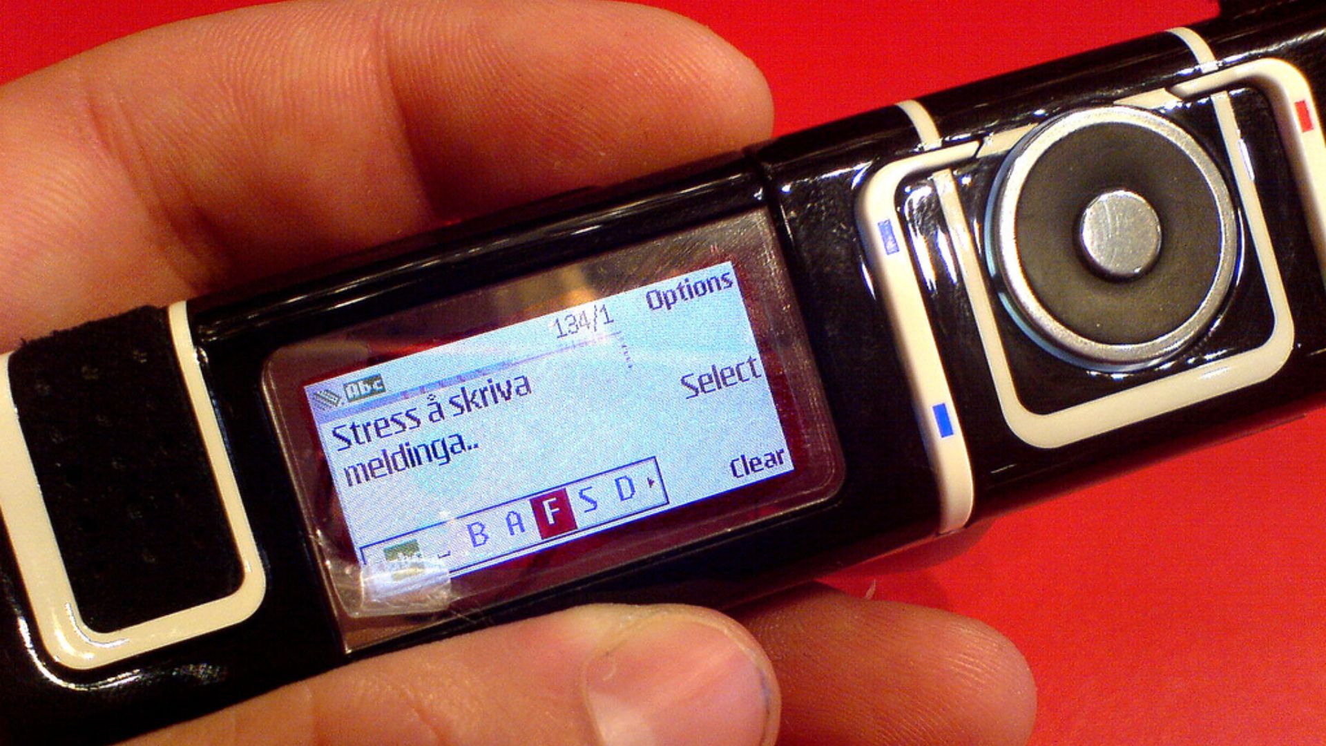 File:Nokia 7280.jpg