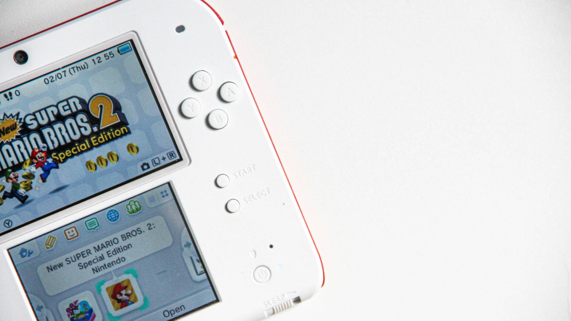 white nintendo game boy color