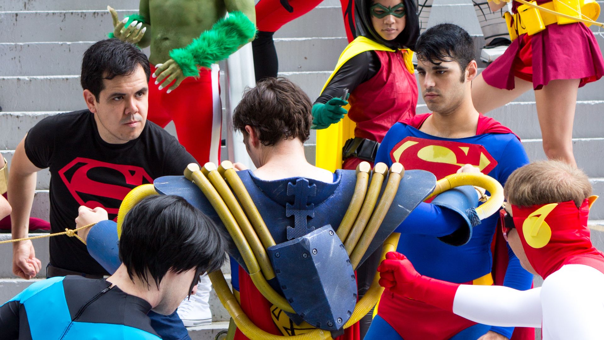 File:Dragon Con 2013 - Teen Titans vs Superboy Prime (9693815059).jpg