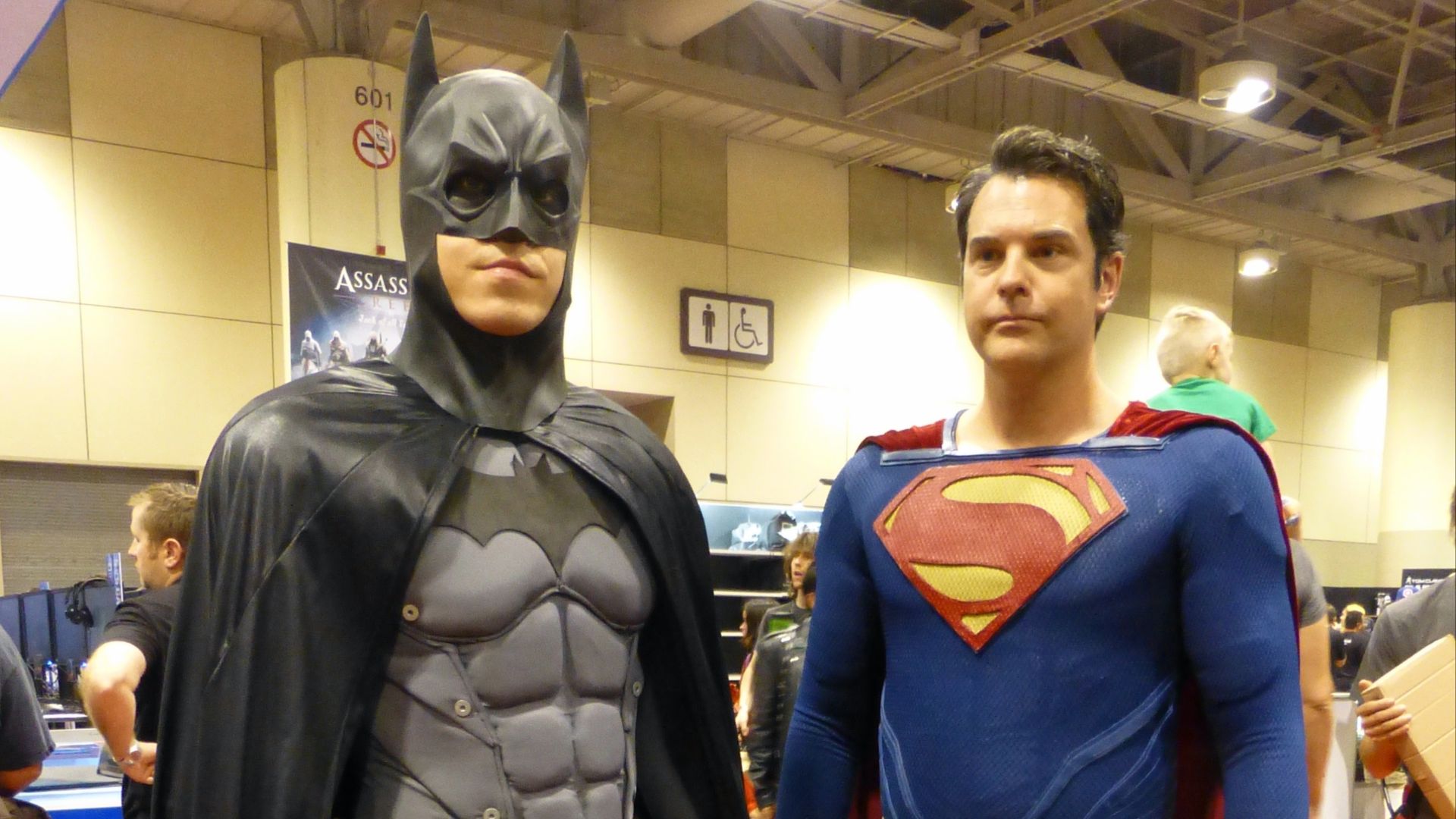 File:Fan Expo 2015 - Batman & Superman (21777590491).jpg