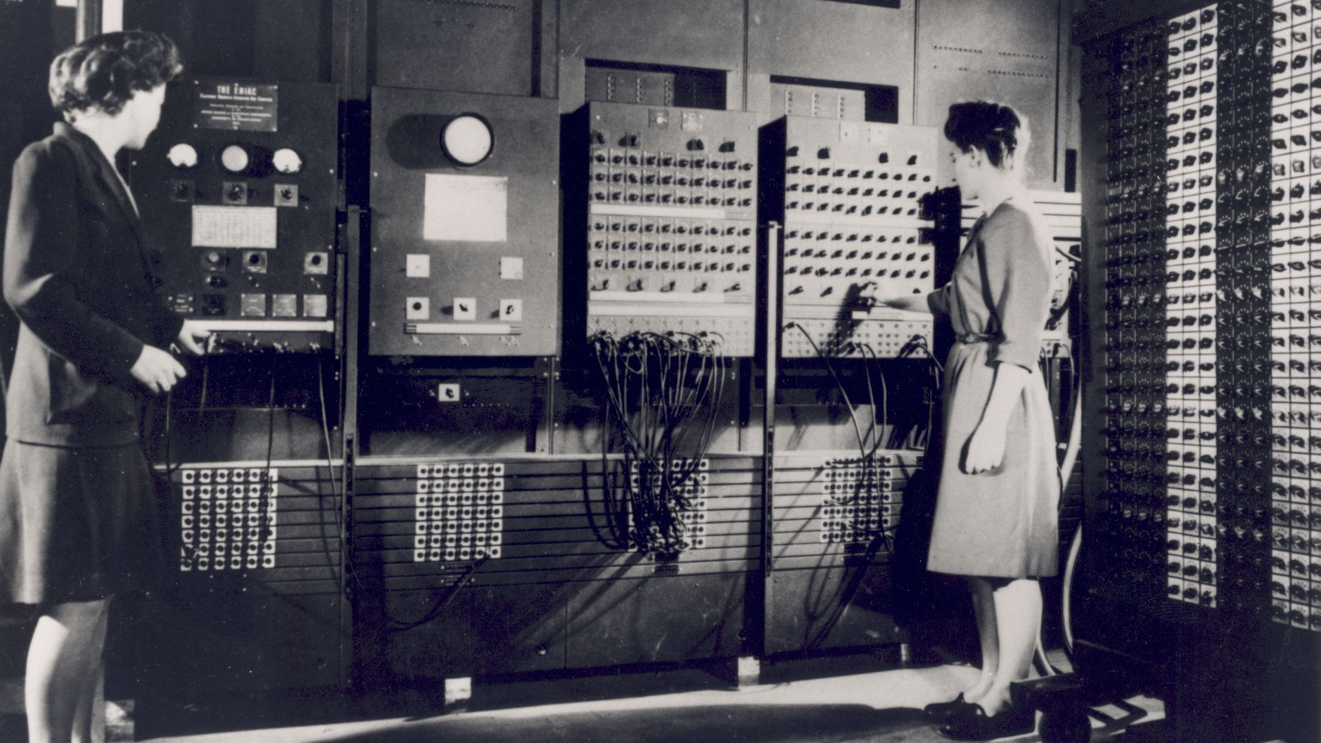 File:Two women operating ENIAC (full resolution).jpg