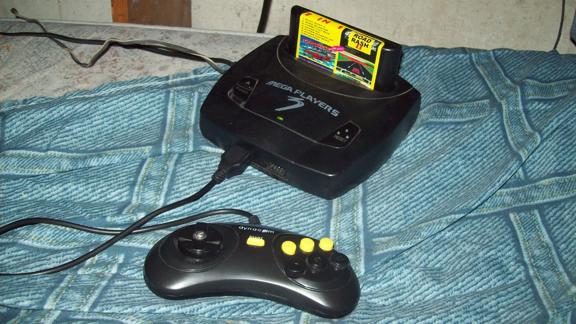 File:Sega-genesis-3 clone.jpg