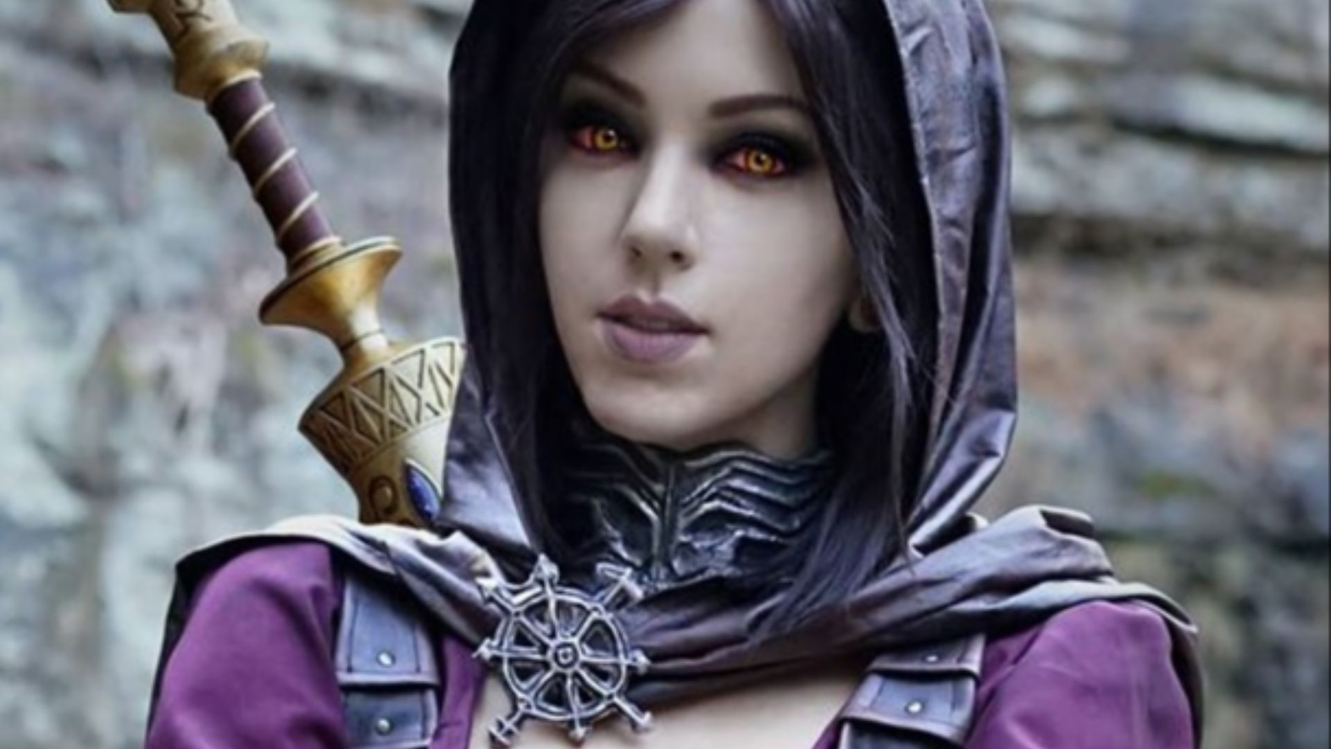 File:Cosplay por April Gloria acerca del personaje de Serana en The Elder Scrolls V Skyrim.jpg