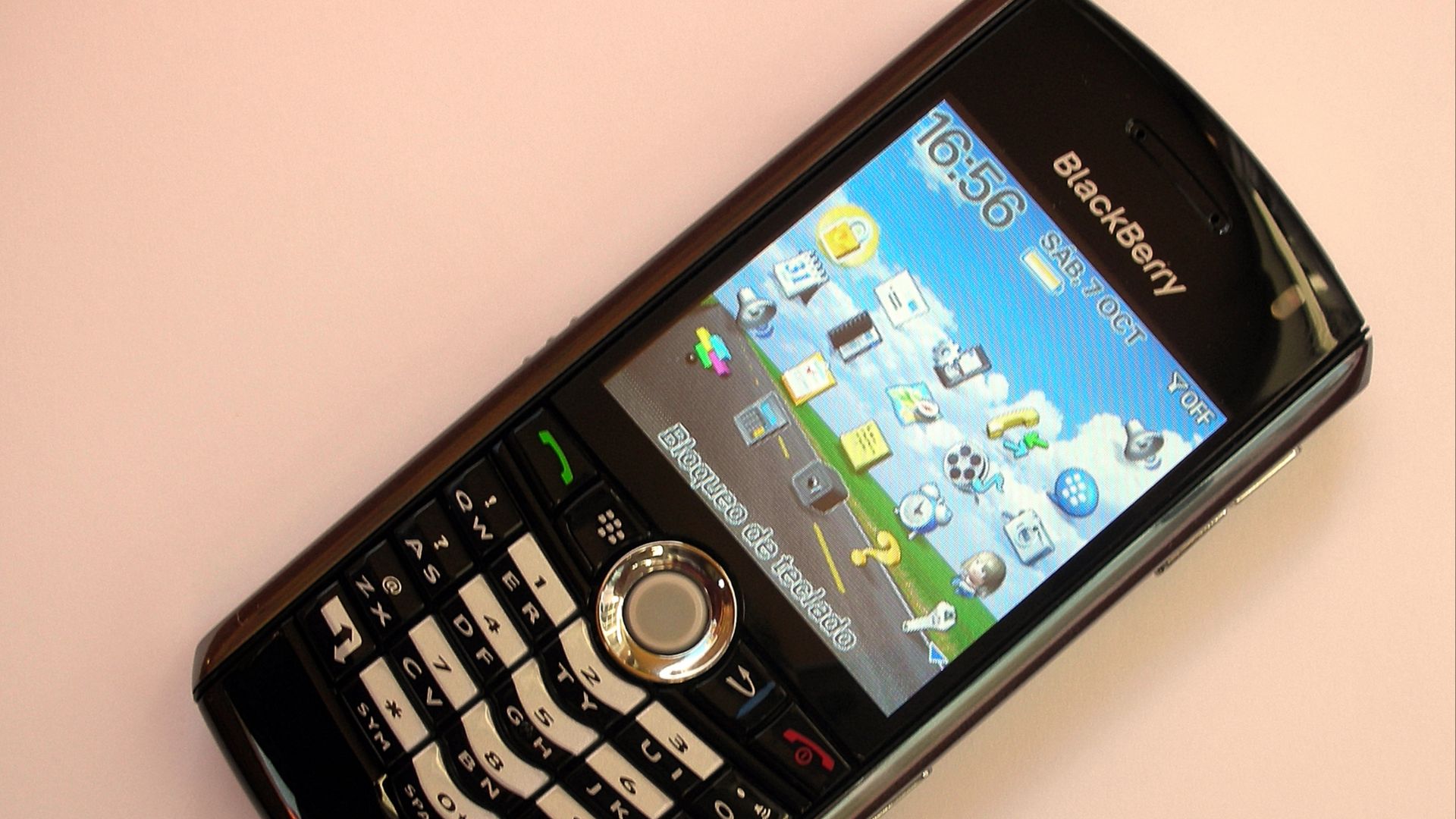 File:Habemus Pearl 01 (263107907).jpg