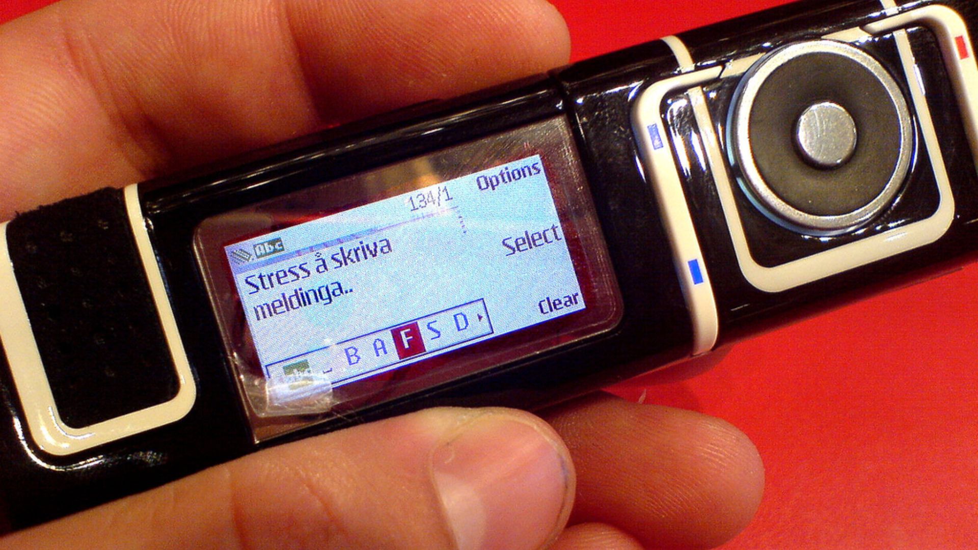 File:Nokia 7280.jpg