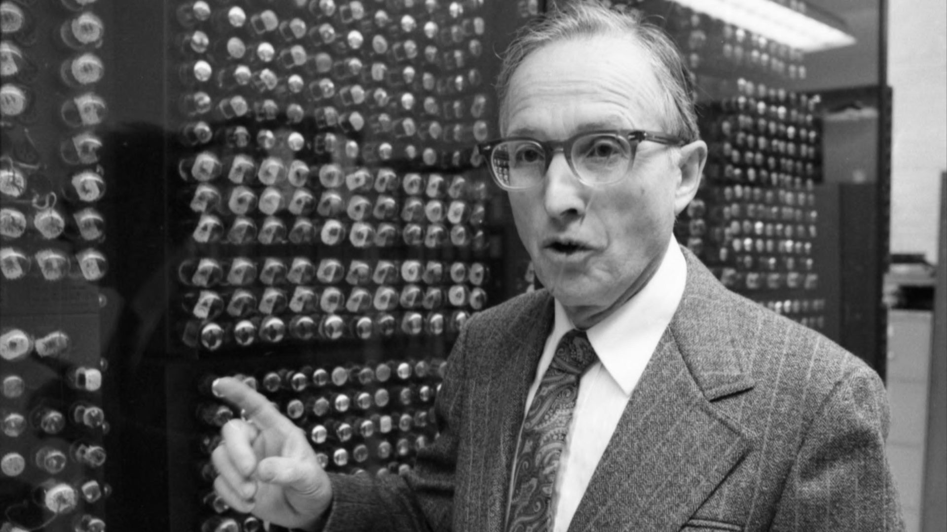 File:Arthur Burks, with a section of the ENIAC computer.jpg
