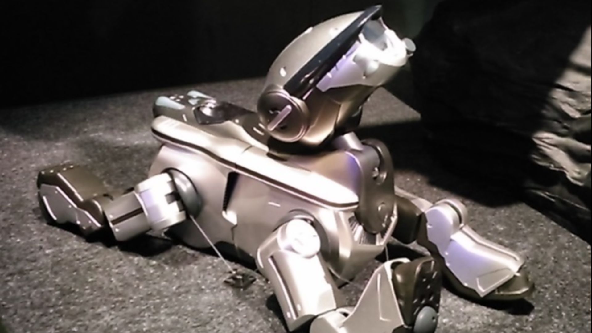 File:Sony AIBO ERS-220.jpg