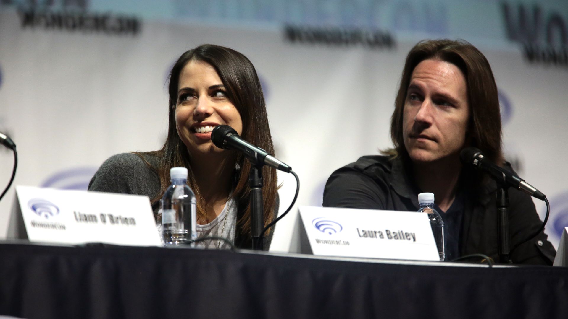 File:Laura Bailey & Matthew Mercer (33464378920).jpg