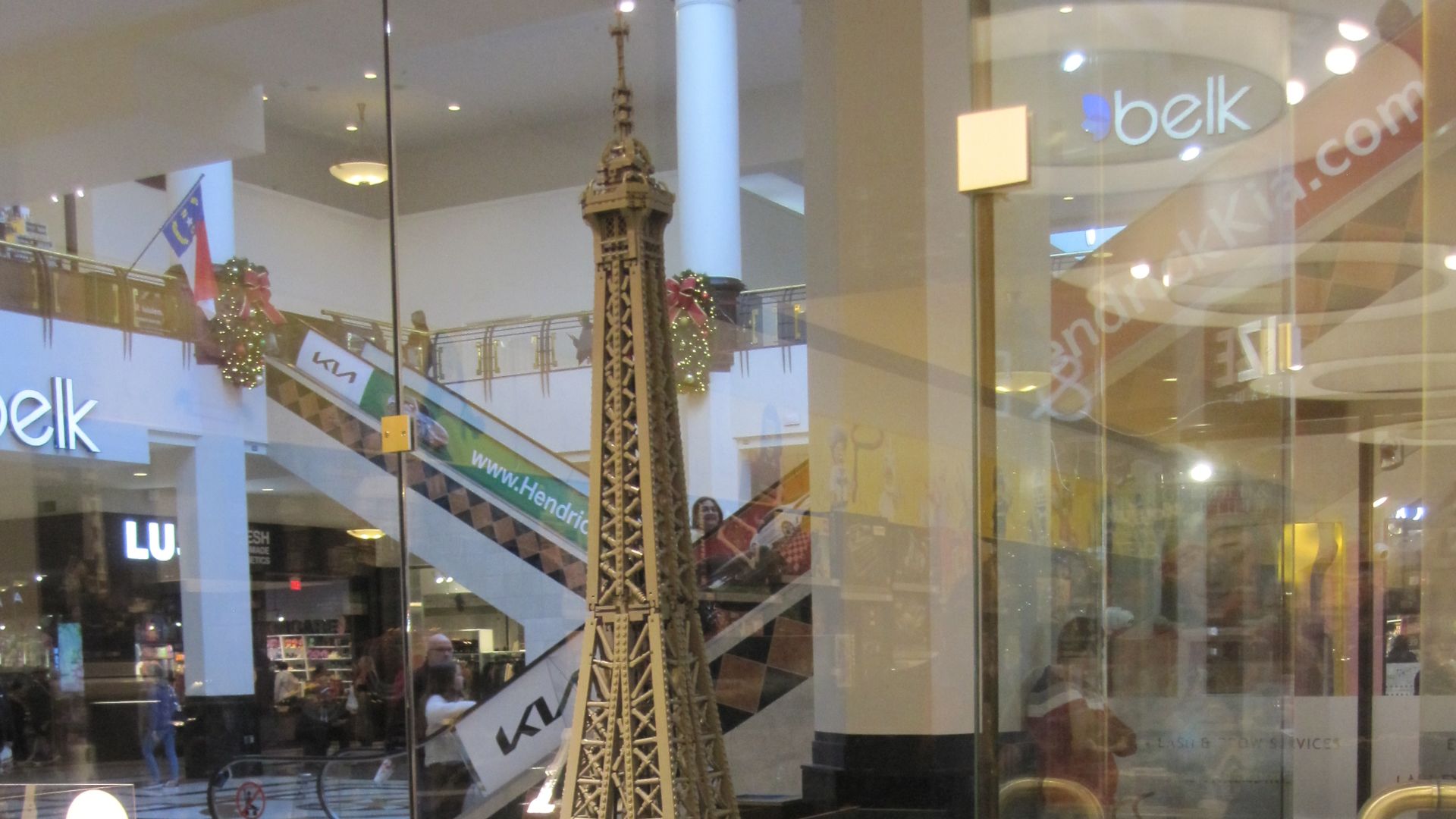 File:LEGO Eiffel Tower on Display.jpg