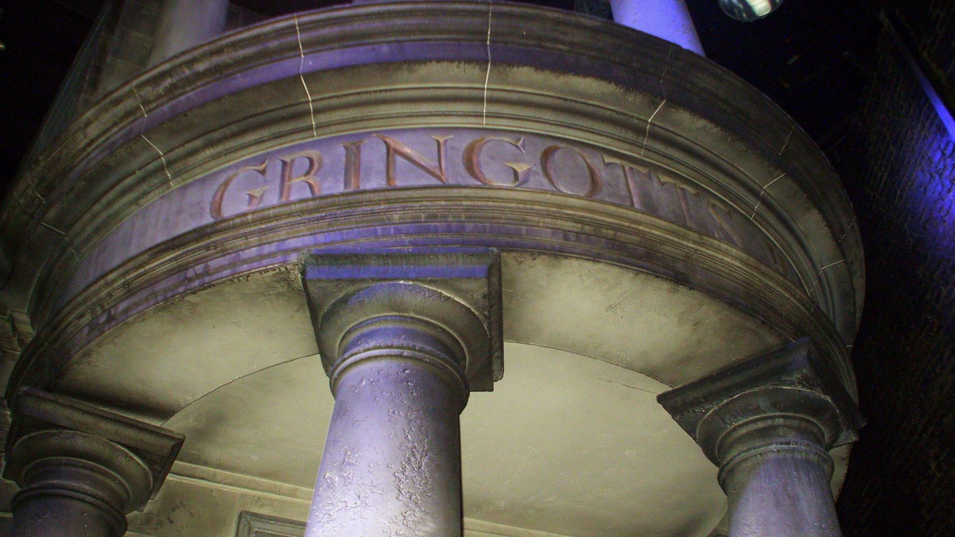 File:Gringotts Wizarding Bank.jpg