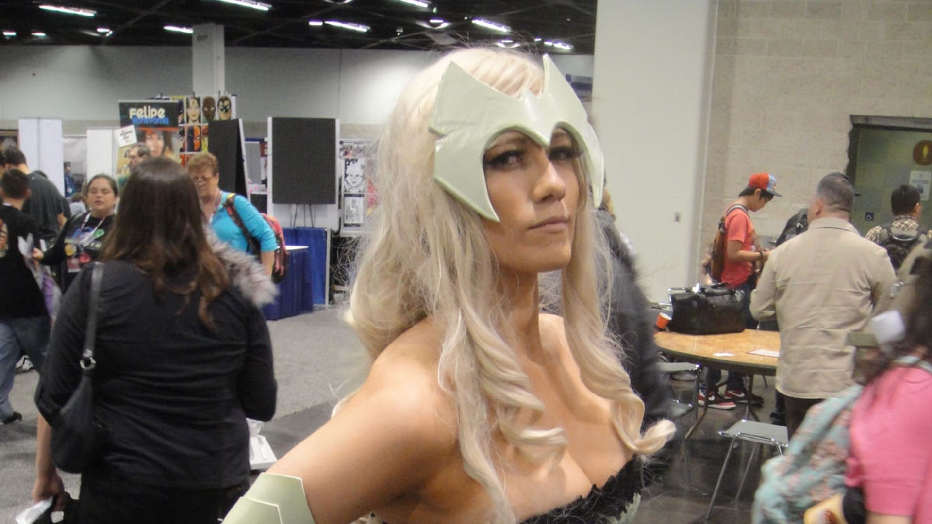 File:WonderCon 2012 - The Enchantress (7019138521).jpg