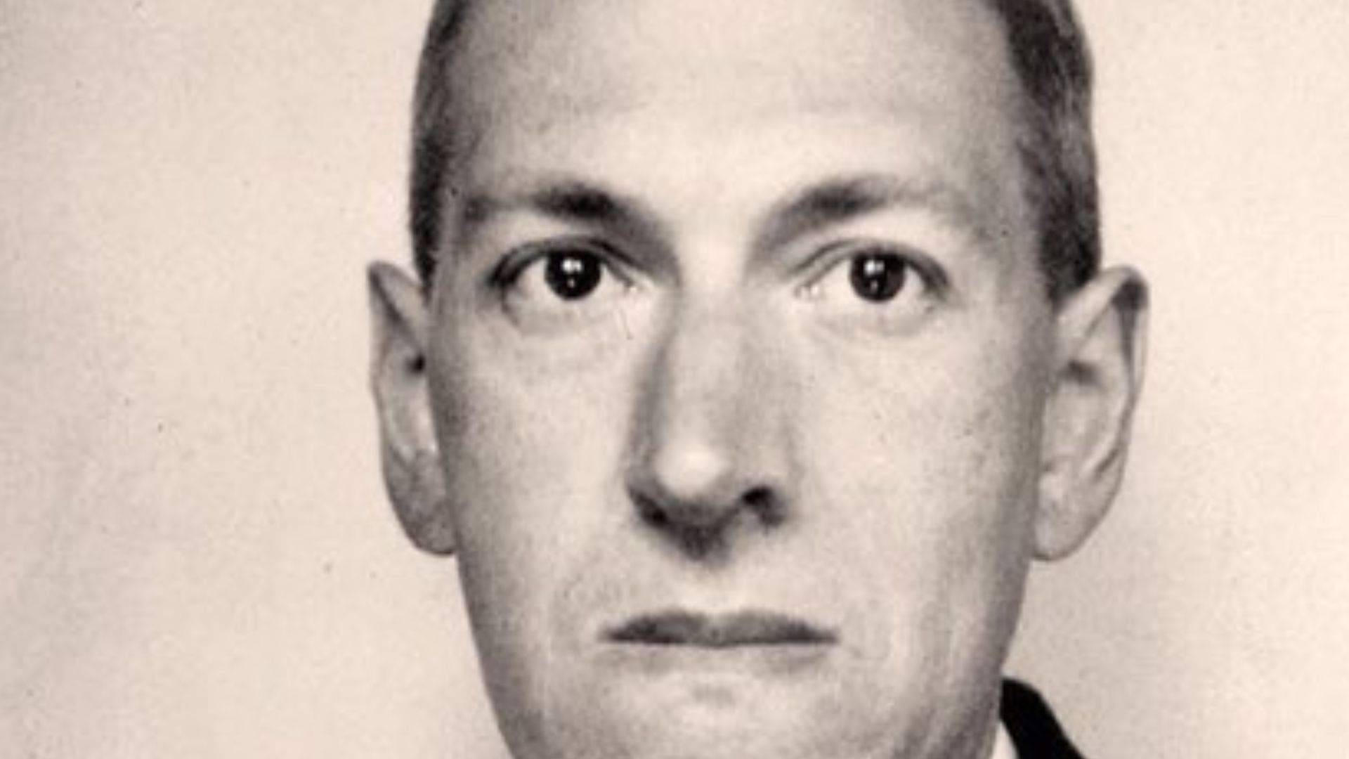 File:H. P. Lovecraft, June 1934.jpg