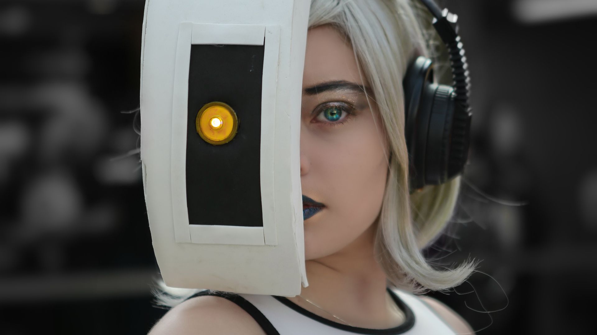 File:GLaDOS Cosplayer at NYCC 2015 - 01.jpg