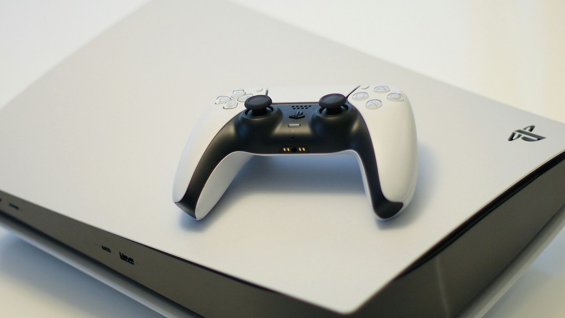 black and white xbox one game controller