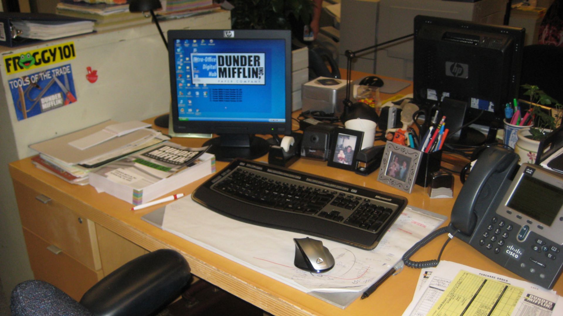 File:Dwight Schrutes desk (3817582469).jpg