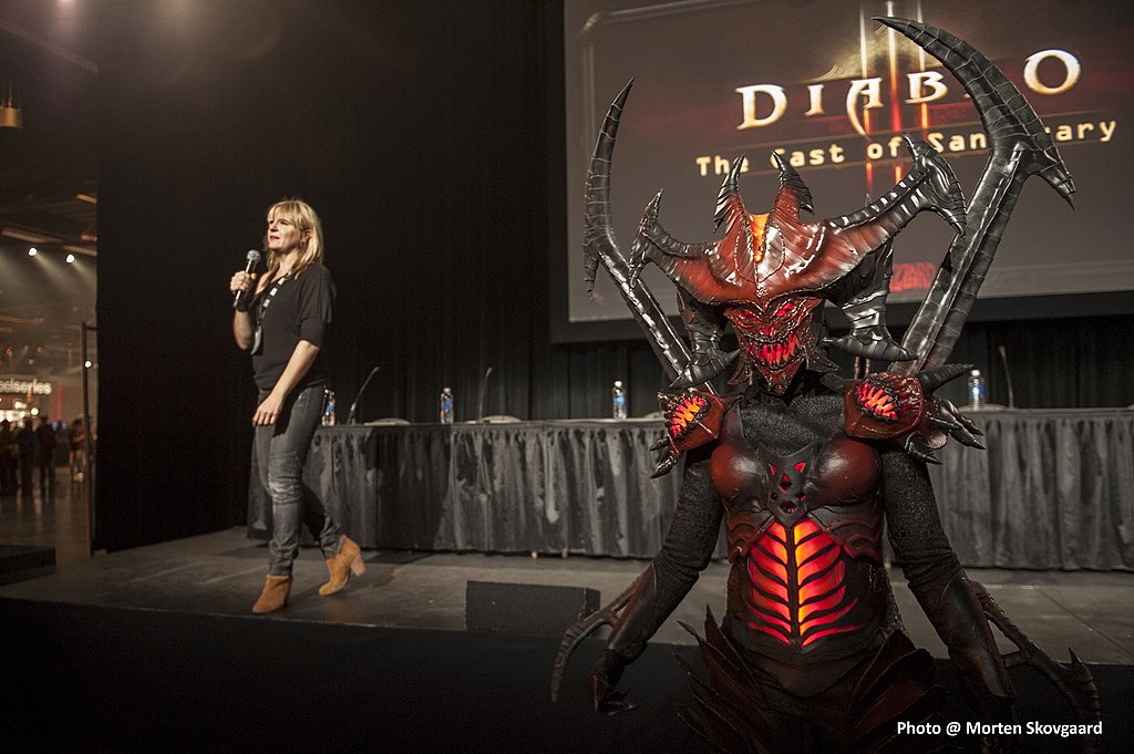 1024px-Diablo_panel_and_cosplay_at_BlizzCon_2013_019.jpg