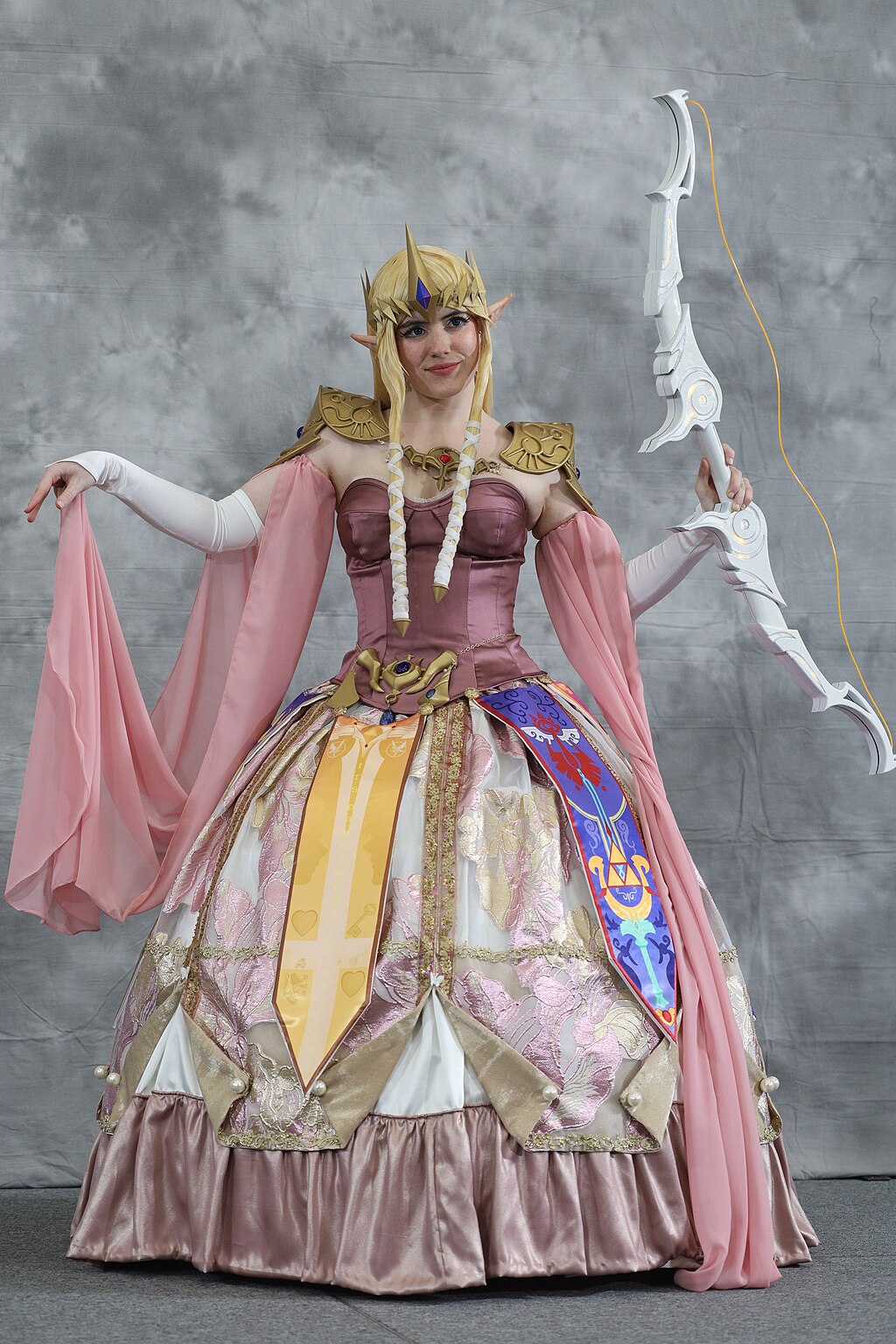 1024px-San_Diego_Comic-Con_2024_Masquerade_-_Cosplay_of_Zelda_2-1.jpg