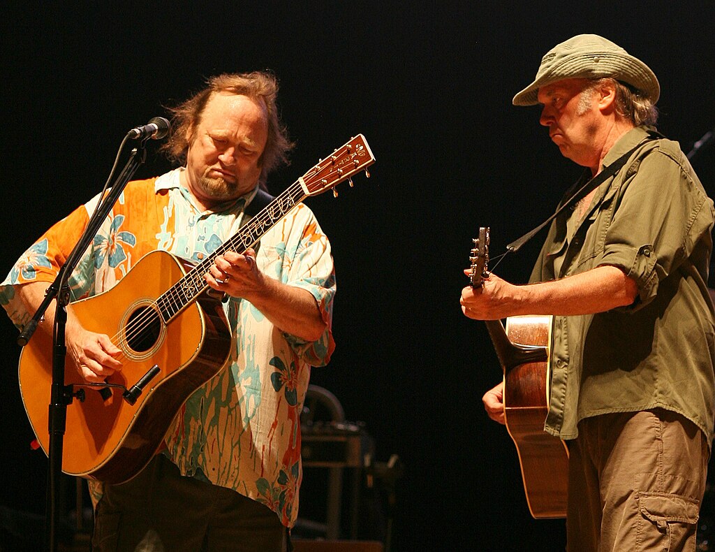 1024px-Stephen_Stills_and_Neil_Young_2006-2.jpg