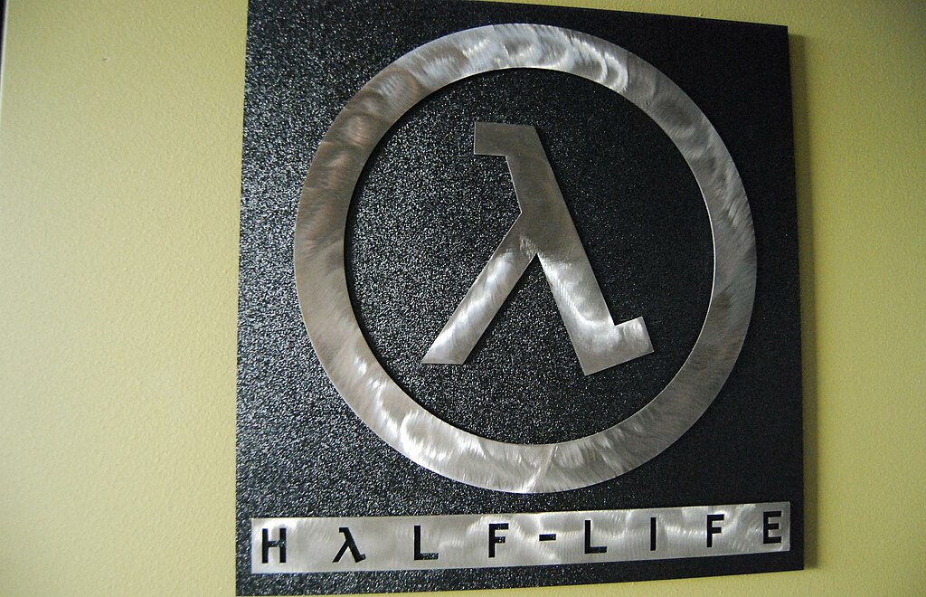 1024px-half-life3080617459-3.jpg