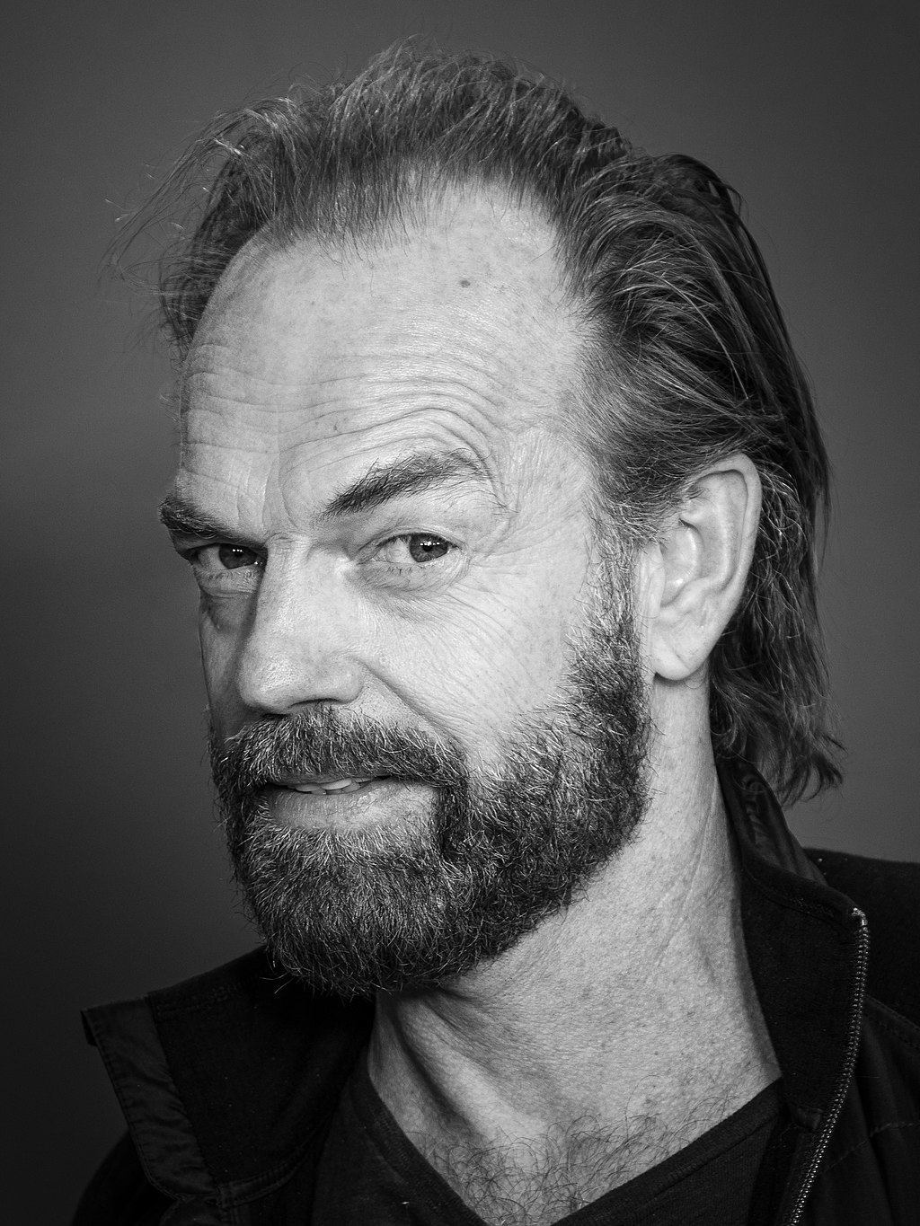 1024px-mjk08925hugoweavingberlinale2018bw43-1.jpg