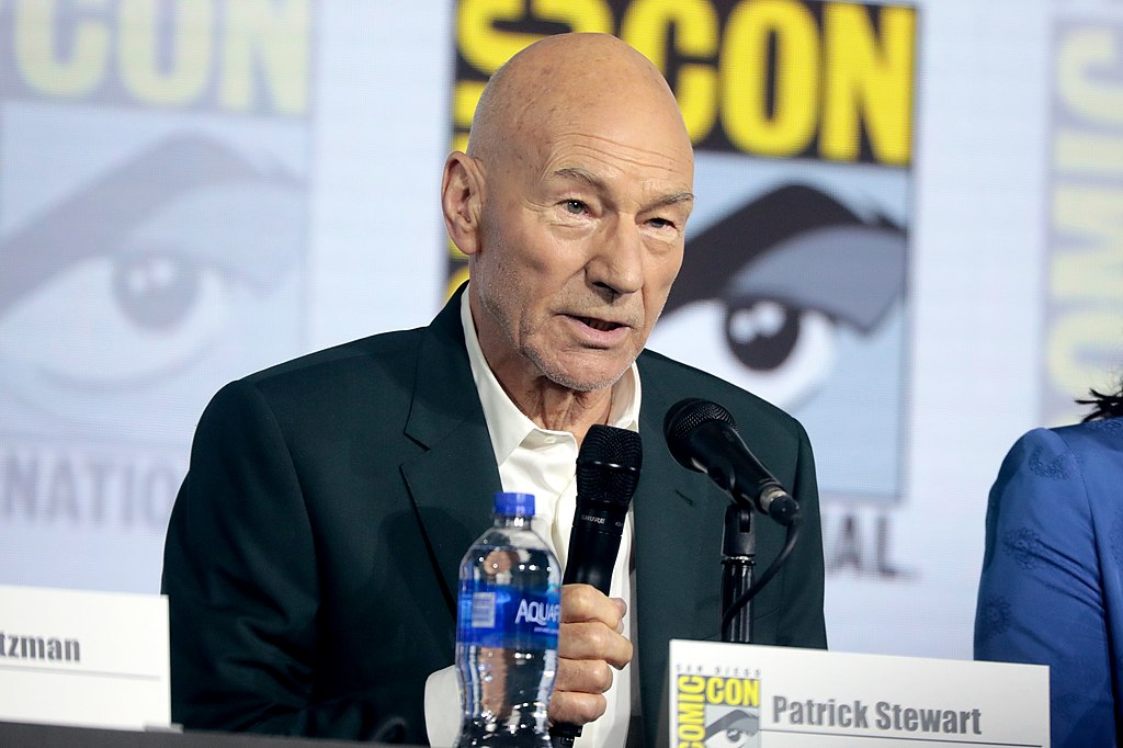 1024px-patrickstewart48445279067-1.jpg