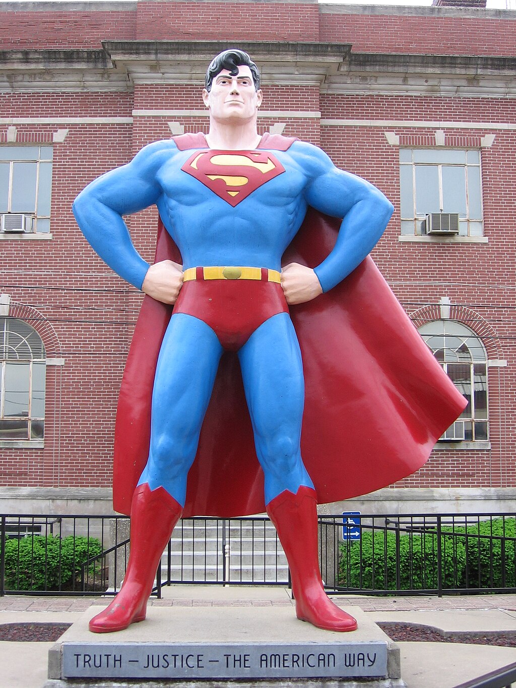 1024px-superman-metropolisil.jpg