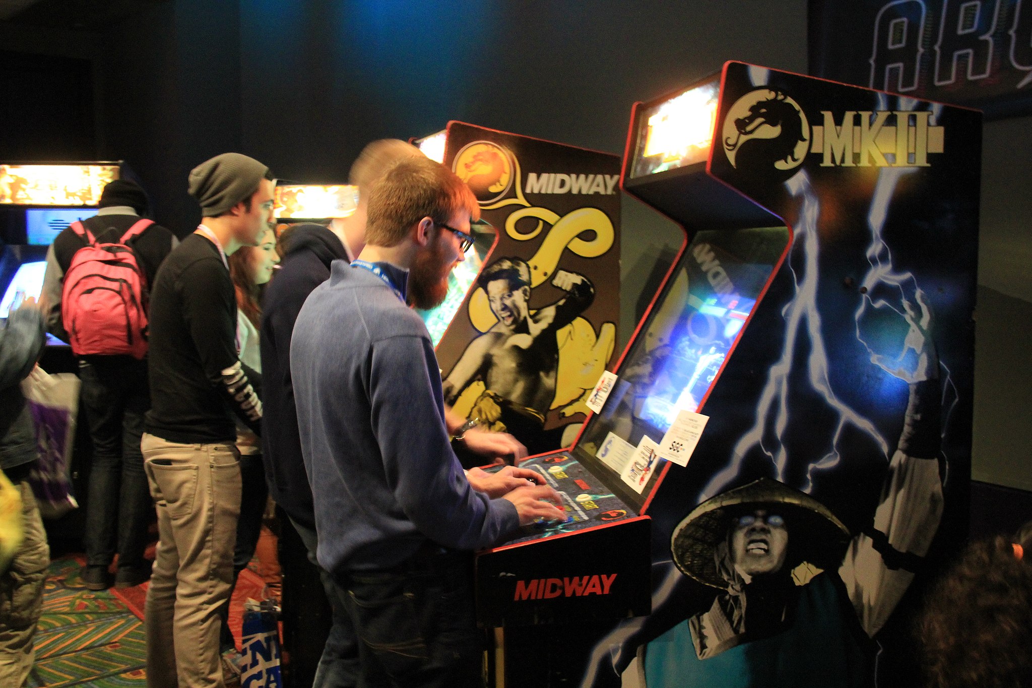 2048px-paxsouth2015-mortalkombatarcade16165005248-1.jpg
