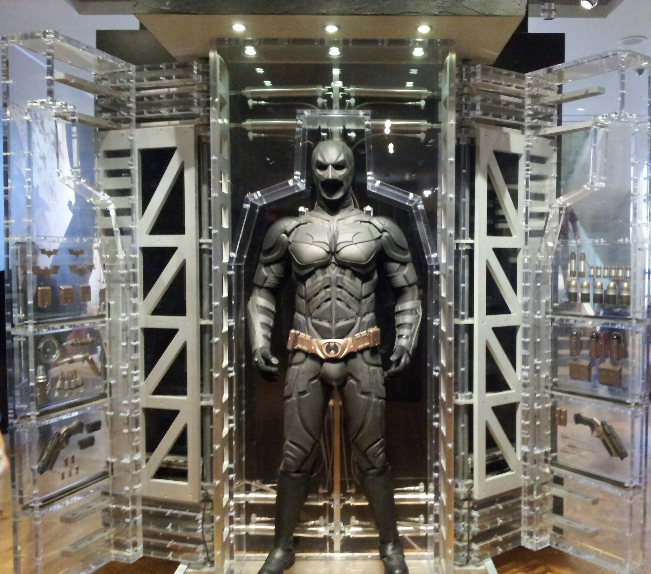 Batsuit_from_The_Dark_Knight_Rises-scaled-2.jpg