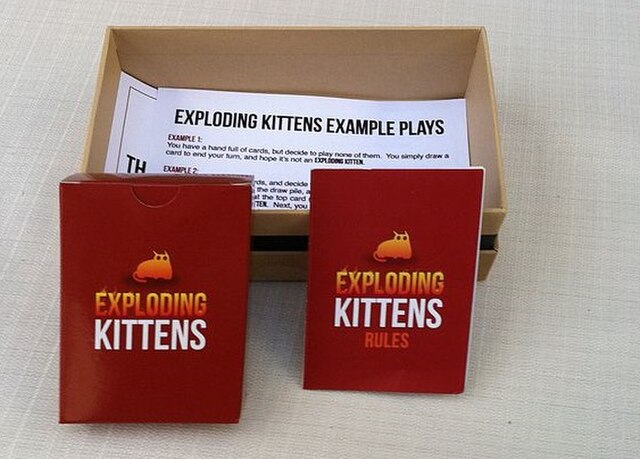 Exploding_Kittens_game_play_test_01-2.jpg