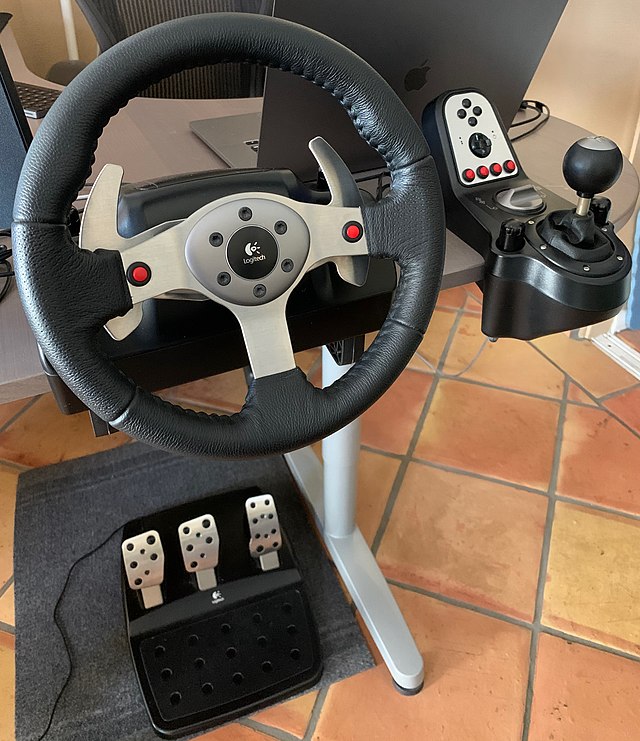 Logitech_G25_Racing_set-1.jpg