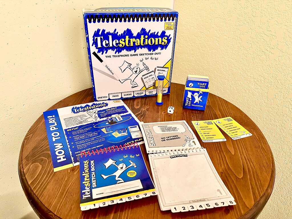 Telestrations_party_game_of_drawing_and_guessing_02-1.jpg