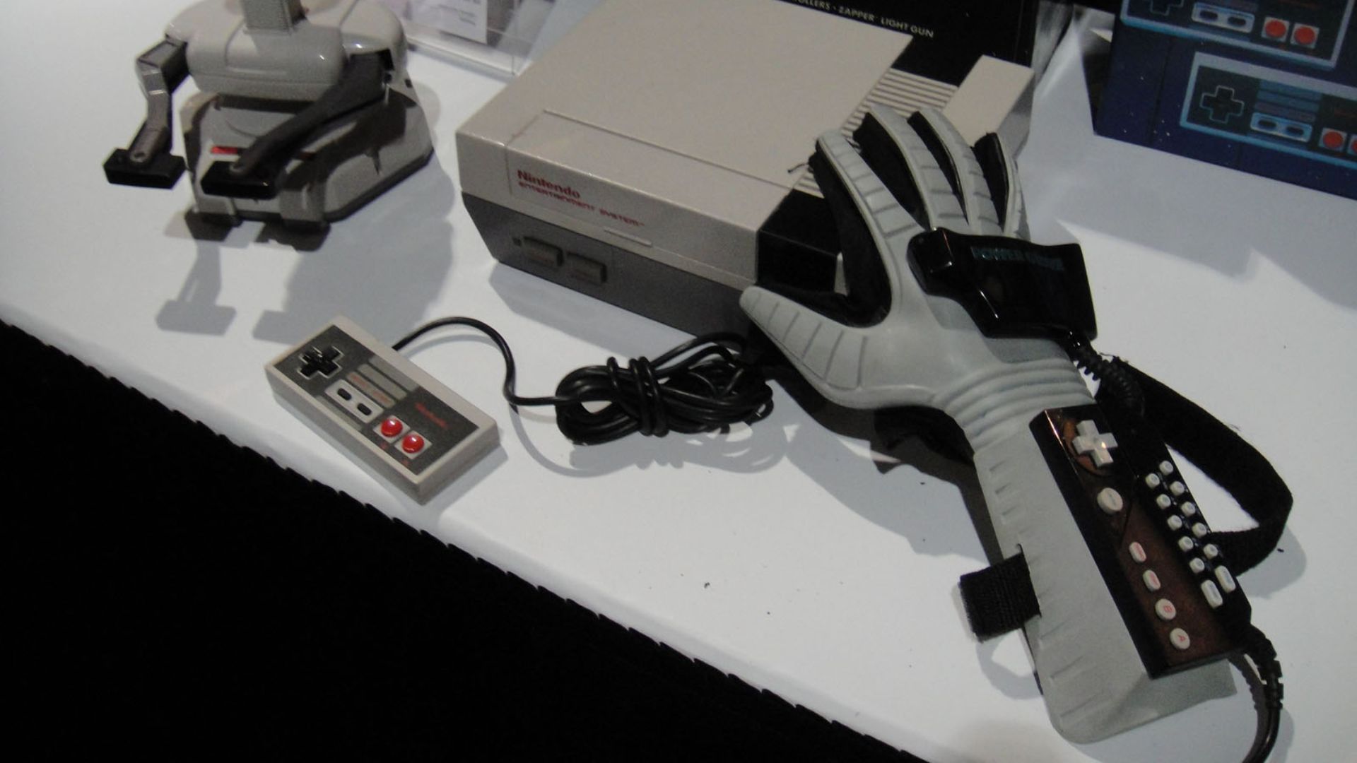 File:E3 2011 - Video Game Museum - NES, Nintendo Robot and Power Glove (5822119923).jpg