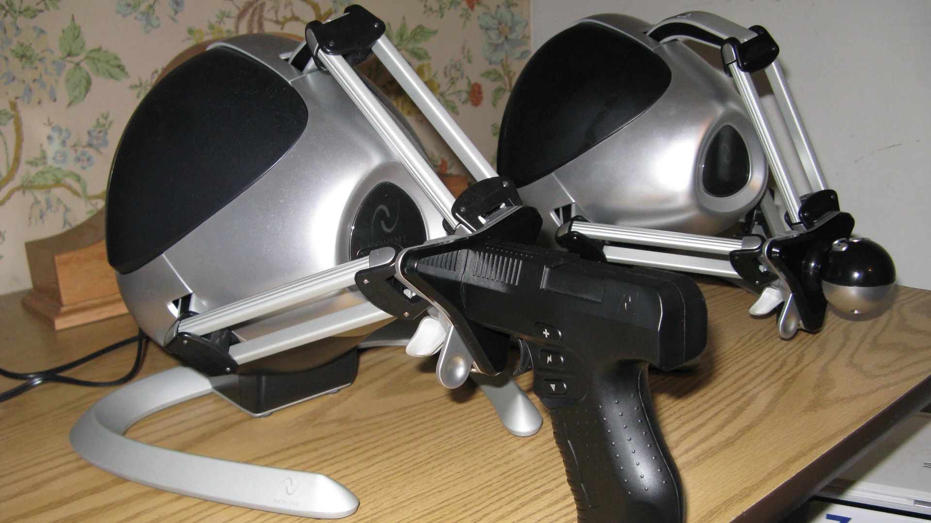File:Pair Black Novint Falcons and Grips.jpg
