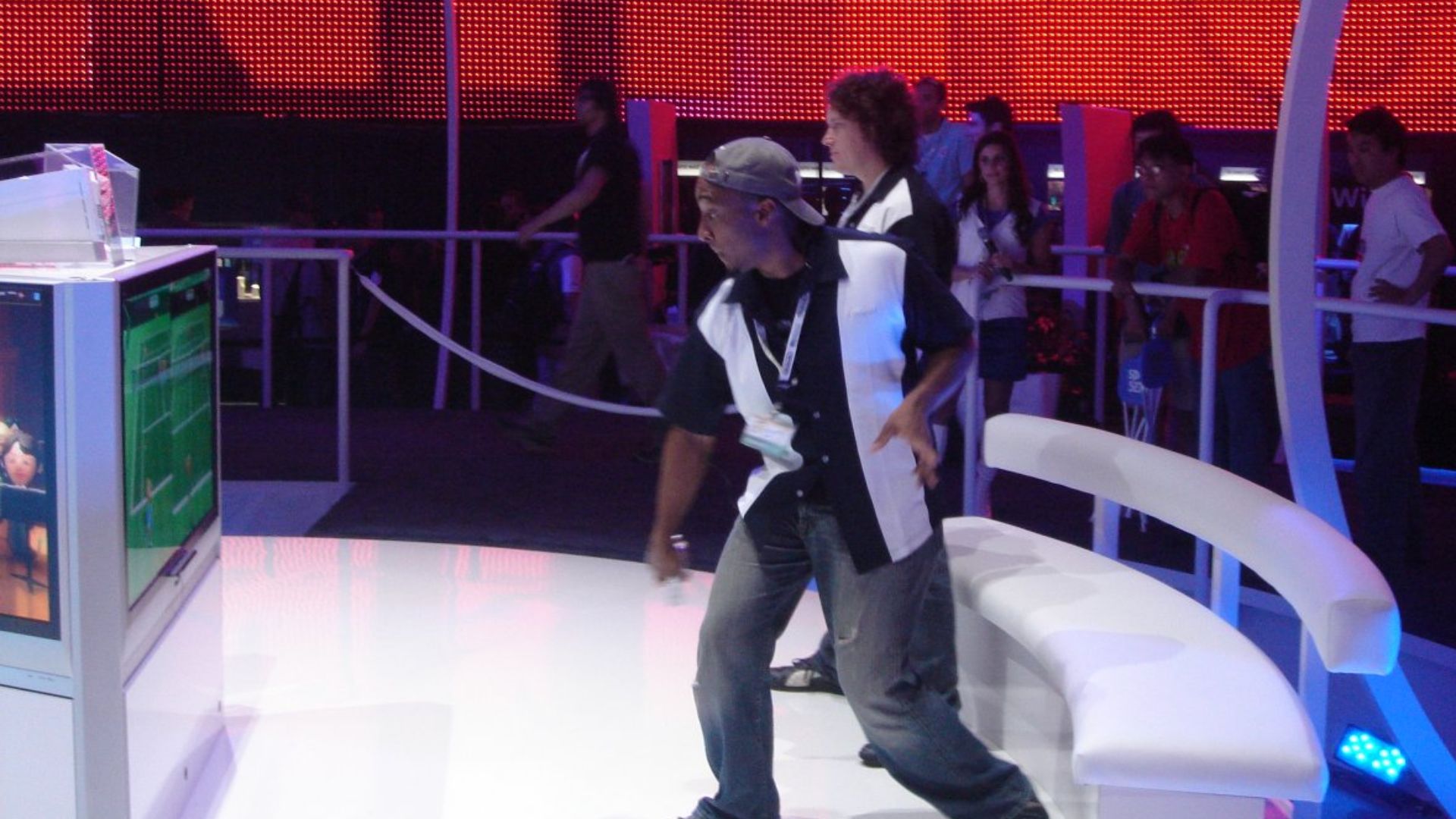 File:Wiiate3 2006.JPG