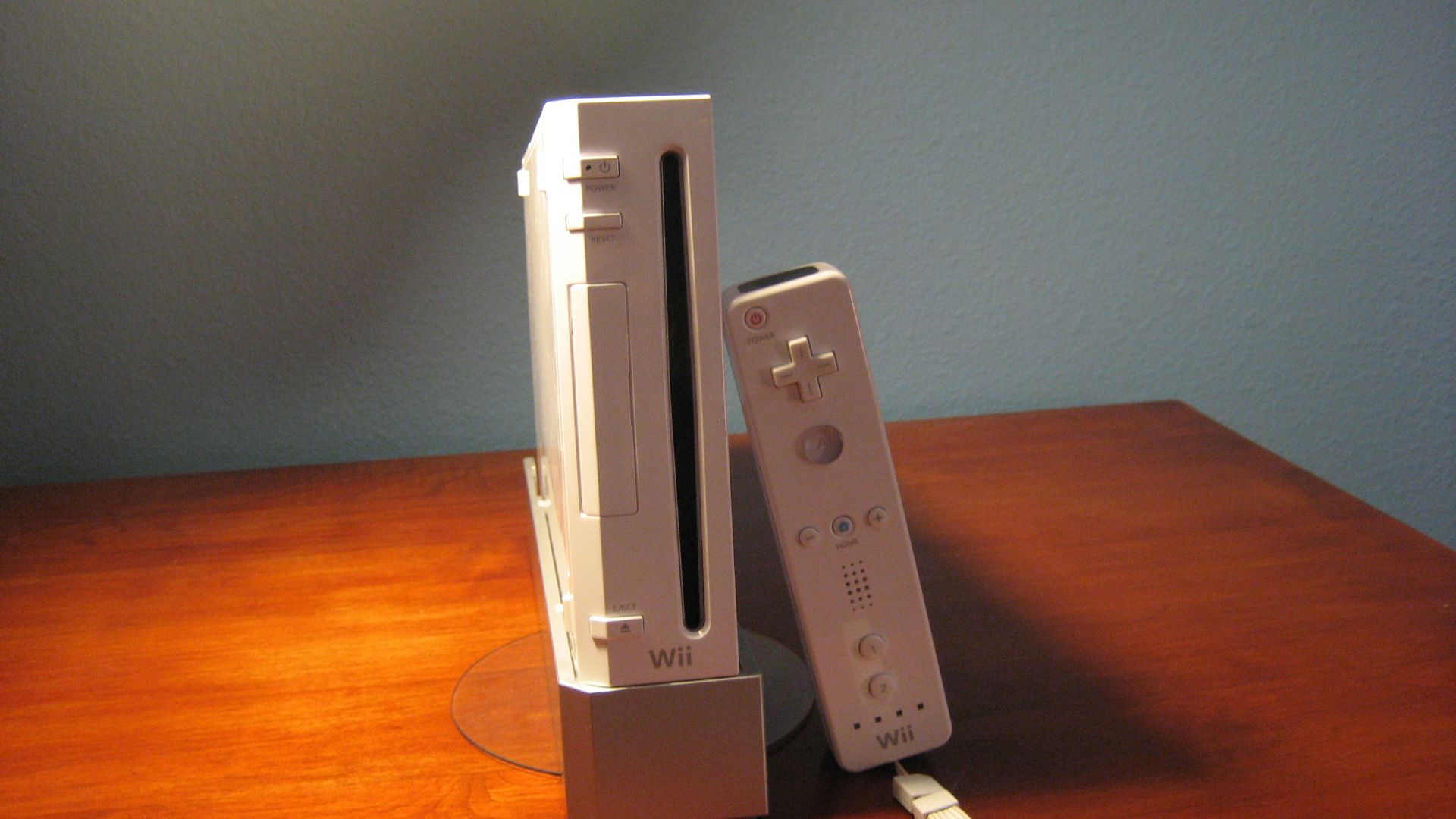 File:Wii (1829899656).jpg