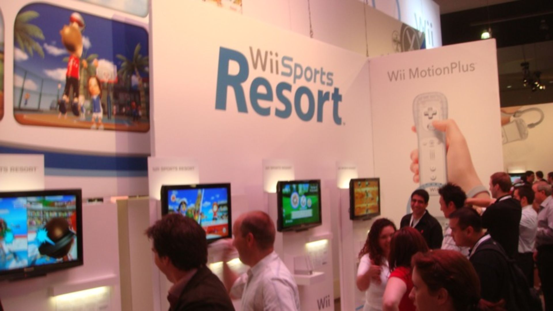 File:Wii Sports Resort - E3 2009 (3601832675).jpg